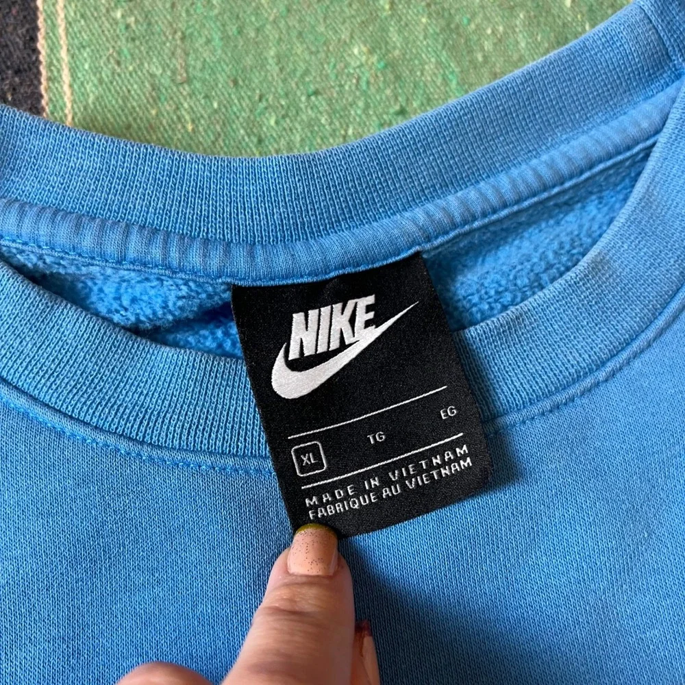 Nike Sweatshirt Mens XL Blue Crewneck Embroidered Logo Fleece Pullover Sporty